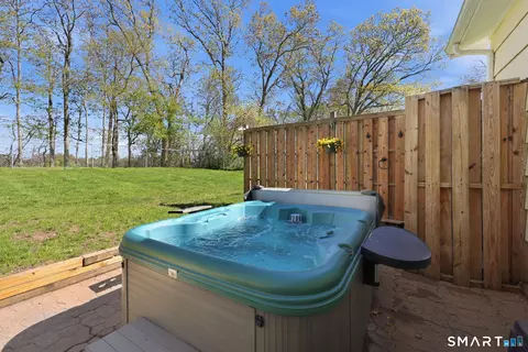 Exterior - 14 Cedarwood Ln, Old Saybrook, CT 06475 photo 10 of 10