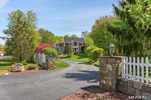 51 Milltown Rd, Danbury, CT 06811