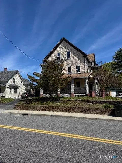 137-139 Woodstock Ave, Putnam, CT 06260
