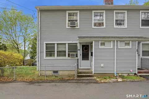 71 Cupheag Cres, Stratford, CT 06614