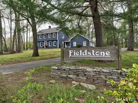 96 Fieldstone Dr, Windsor, CT 06095