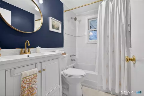 Bath - 54 Jackson Rd, Hamden, CT 06517 photo 2 of 2