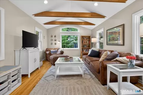 Living - 54 Jackson Rd, Hamden, CT 06517 photo 6 of 7