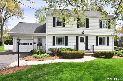 64 Mohegan Dr, West Hartford, CT 06117