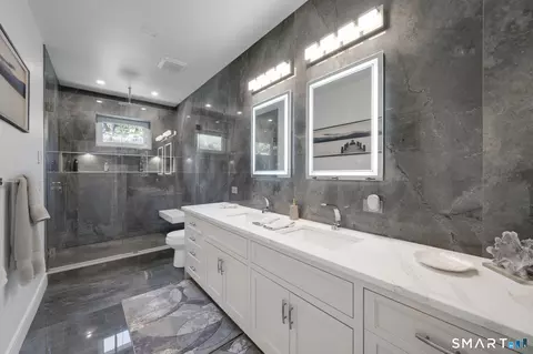Bath - 99 Mesa Dr, Bethany, CT 06524 photo 1 of 5