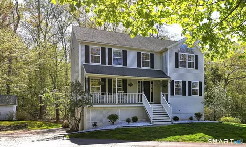 23 Cottage St, Monroe, CT 06468