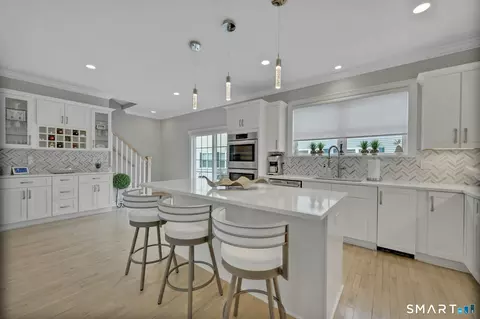 35 Terrace Pl #1, Stamford, CT 06902