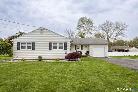 60 Dalewood Rd, Newington, CT 06111