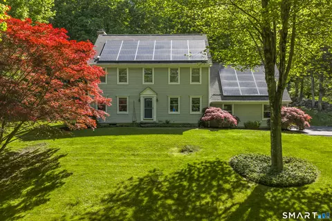 18 Gelding Hill Rd, Sandy Hook, CT 06482
