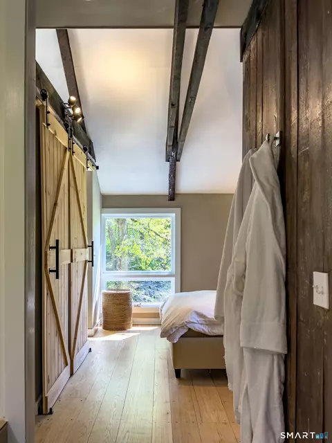 Entry Way - 98 Carmel Hill Rd N, Bethlehem, CT 06751 photo 5 of 5
