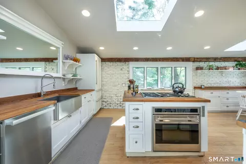 Kitchen - 98 Carmel Hill Rd N, Bethlehem, CT 06751 photo 2 of 2