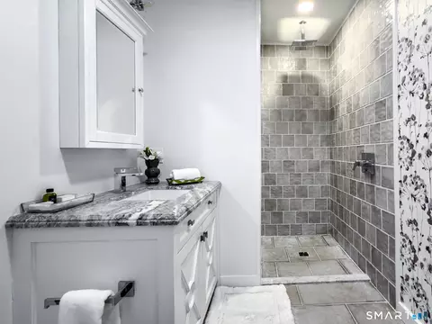 Bath - 98 Carmel Hill Rd N, Bethlehem, CT 06751 photo 3 of 3