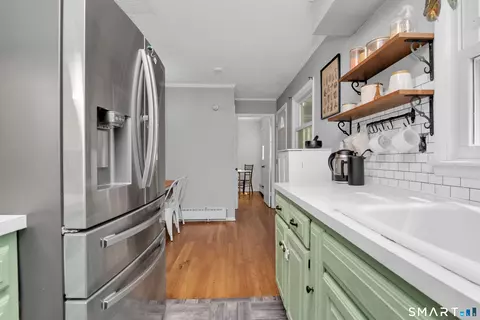 Kitchen - 81 Crystal St, Wethersfield, CT 06109 photo 4 of 4