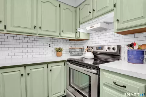 Kitchen - 81 Crystal St, Wethersfield, CT 06109 photo 2 of 4