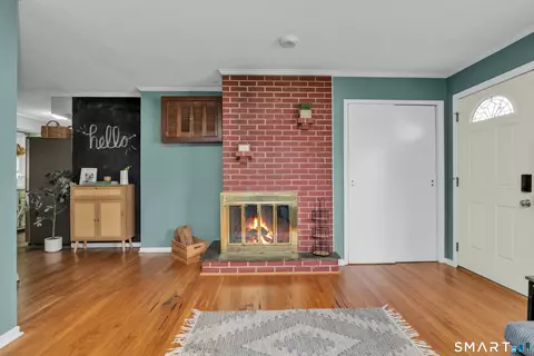 Entry Way - 81 Crystal St, Wethersfield, CT 06109 photo 1 of 1