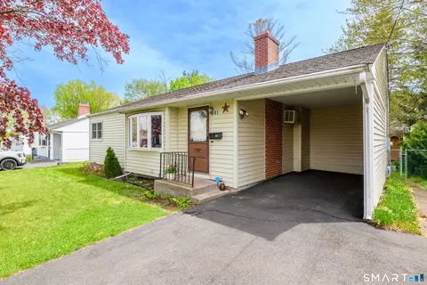Exterior - 81 Crystal St, Wethersfield, CT 06109 photo 4 of 13