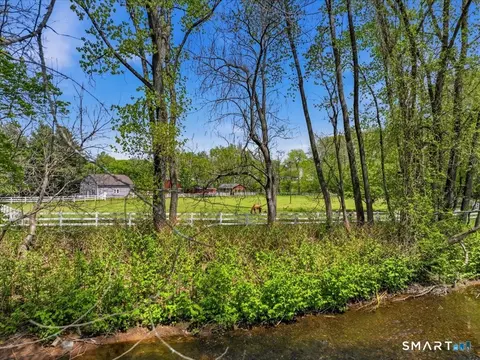 View/Area - 128 Spring Rd, North Haven, CT 06473 photo 1 of 3
