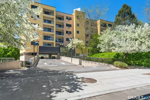970 Hope St #3D, Stamford, CT 06907