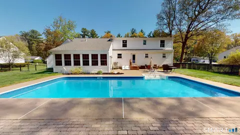 11 Hemlock Dr, Enfield, CT 06082