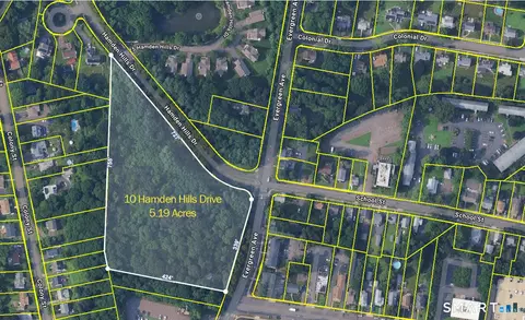 10 Hamden Hills Dr, Hamden, CT 06518