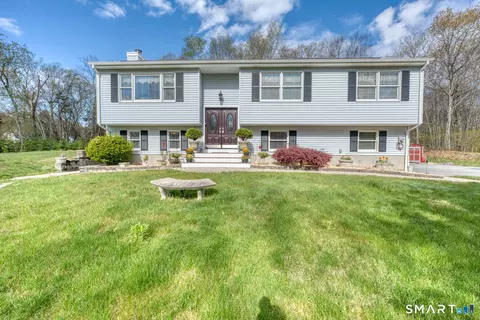 11 Hally Ln, Colchester, CT 06415