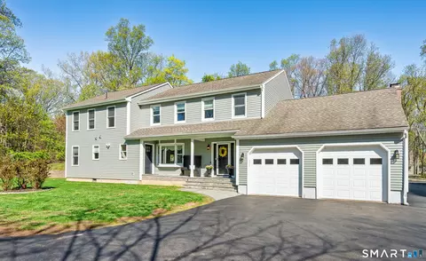 66 Sachem Dr, Middletown, CT 06457