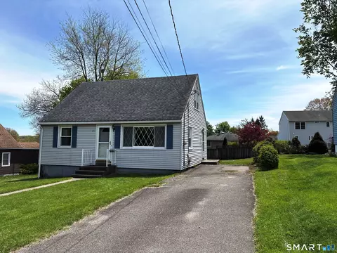 20 Garibaldi St, Oakville, CT 06779