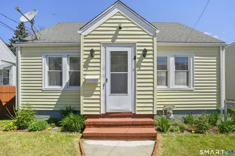 109 Harvey St, Bridgeport, CT 06610