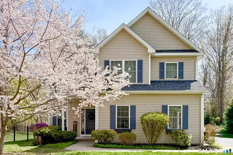 870 Jarvis St, Cheshire, CT 06410