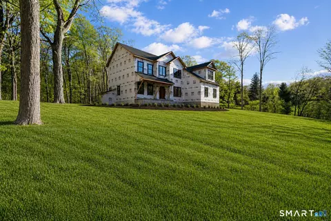 268 Newton Rd, Woodbridge, CT 06525