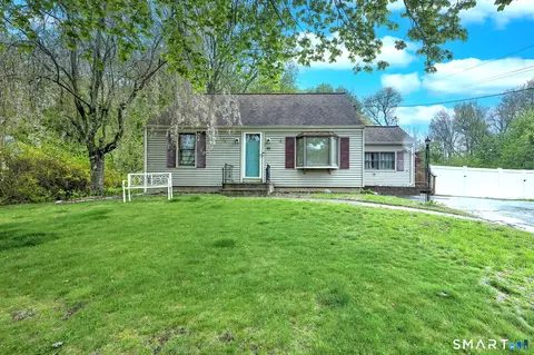 44 Joyce Ct, Milford, CT 06461