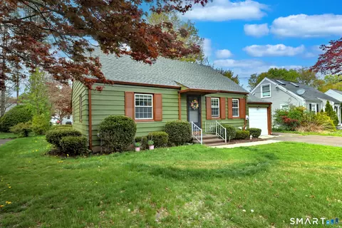 59 Hayward Rd, Hamden, CT 06514