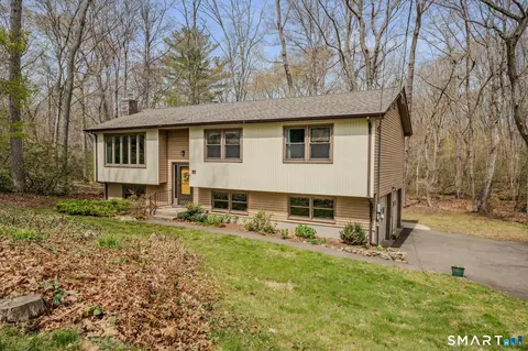 14 Latimer Dr, East Lyme, CT 06333