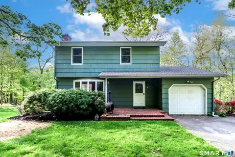 6 Barker Dr, Sandy Hook, CT 06482