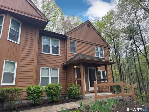 15 Pine Needle Dr #15, Shelton, CT 06484