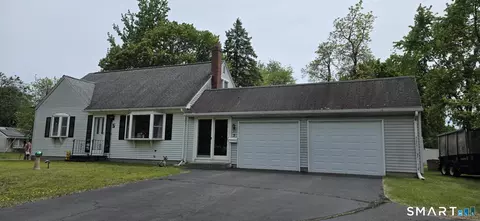 5 Pershing Rd, Windsor Locks, CT 06096