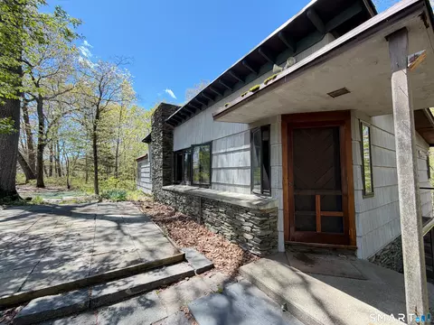 136 Forest Rd, Milford, CT 06461
