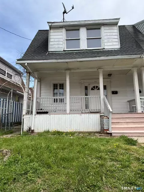 366 Dover St, Bridgeport, CT 06610