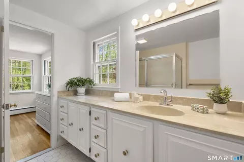 Bath - 73 Wolfpit Rd, Wilton, CT 06897 photo 3 of 5