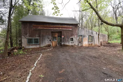 277 Peter Rd, Southbury, CT 06488