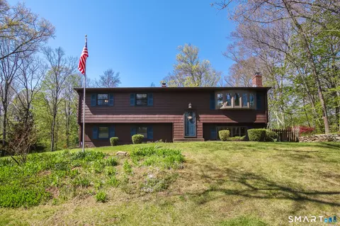 28 Buckboard Ln, Marlborough, CT 06447