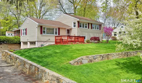 109 Sterling Rd, Trumbull, CT 06611