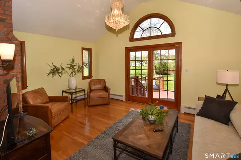 Living - 98 Kildeer Ln, Suffield, CT 06078 photo 3 of 6