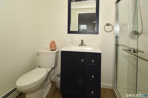 Bath - 98 Kildeer Ln, Suffield, CT 06078 photo 3 of 3
