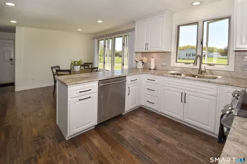 Kitchen - 98 Kildeer Ln, Suffield, CT 06078 photo 1 of 4