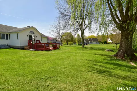 Exterior - 98 Kildeer Ln, Suffield, CT 06078 photo 4 of 5