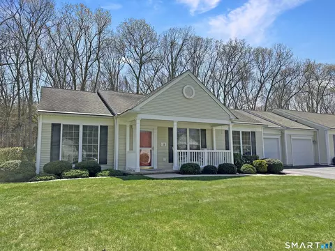 13 Beechwood Dr, Waterford, CT 06385