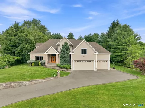 44 Chippenwood Ln, Bristol, CT 06010