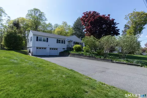 571 Avon Dr, Orange, CT 06477