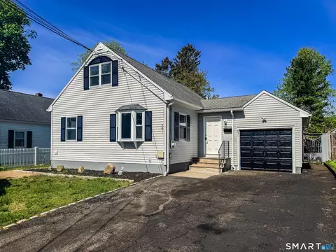 891 Evers St Ext, Bridgeport, CT 06610